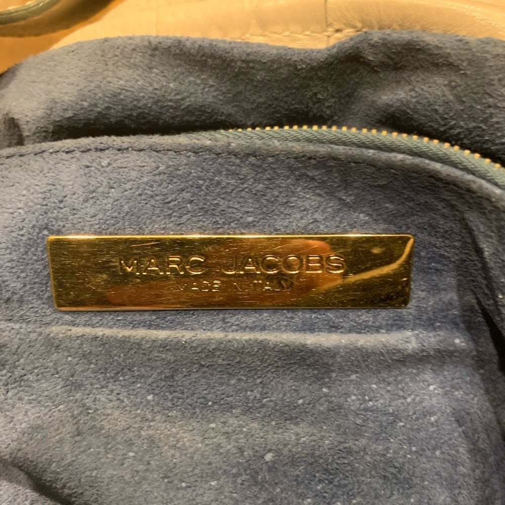 💯Authentic Marc Jacobs Hobo Bag in Beige - Picture 8 of 8